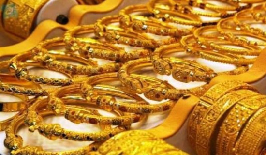 Gold price down by Rs 3,000 per tola